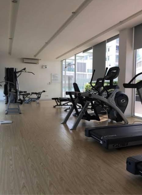 Luxury Condominium Sukhumvit 77 Бангкок Екстер'єр фото